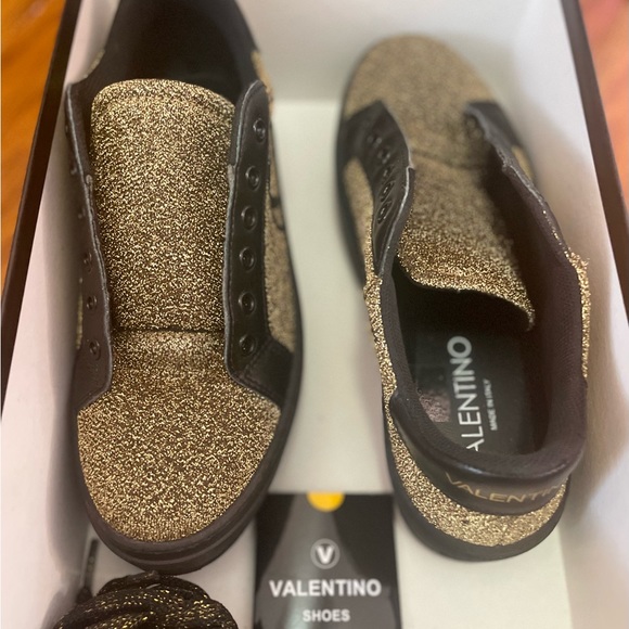 LIKE NEW! Valentino <3 <3 Women's Black & Gold Sparkley Platform Sneakers - Picture 3 of 6